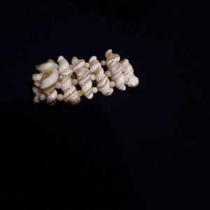 Glass shell braclet